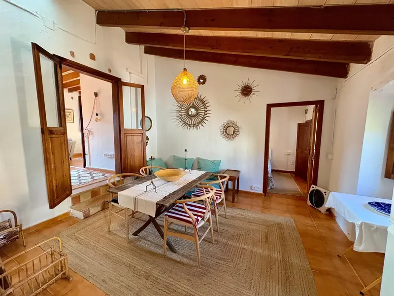 In the center of Andratx, this cozy penthouse is located in a Mallorcan house divided horizontally into two. — photo 6