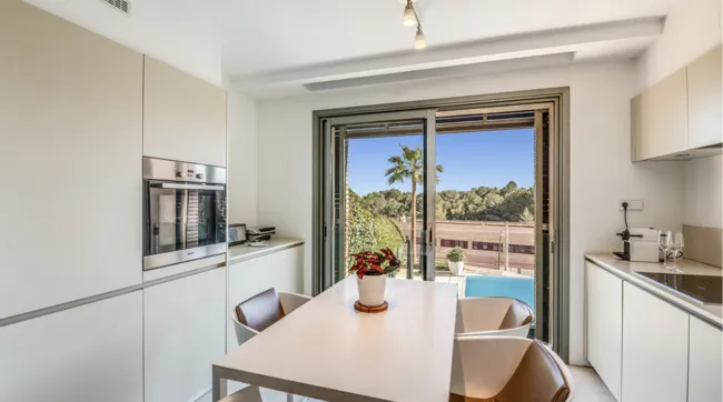 Modern luxury flat with exclusive atmosphere and communal pool — photo 4