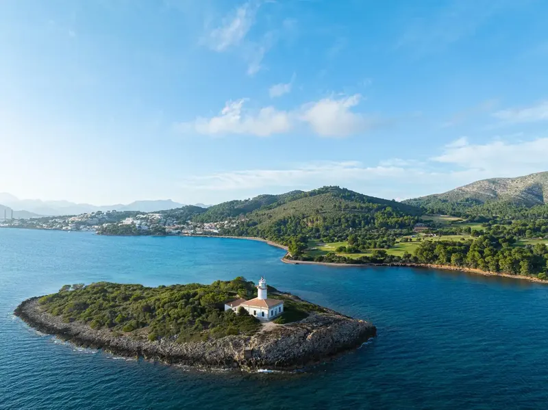 Spectacular villa in one of Mallorca's most exclusive areas: Alcanada — photo 7