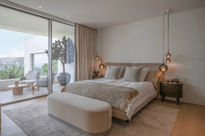 Seasonal rental villa with pool and sea views in Son Vida — photo 9