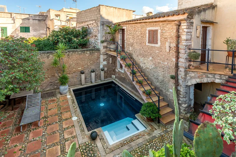 Townhouse in Felanitx - Idyllic inner courtyard with pool — photo 1