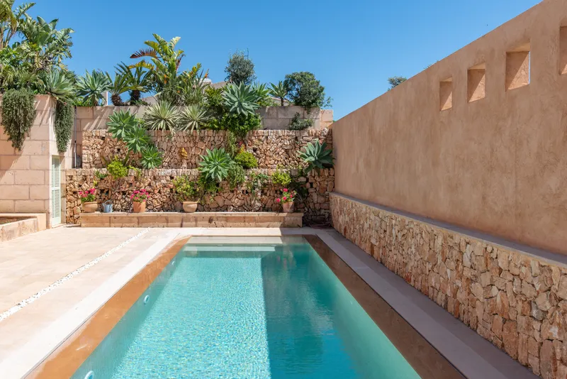Impressive townhouse for sale in the heart of Ses Salines with pool — photo 8