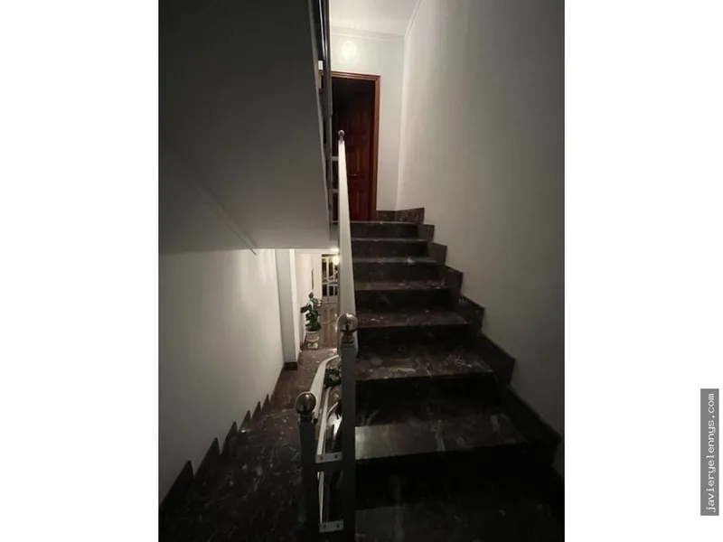 Rental of penthouse on Calle de l'Arquitecte Gaudí — photo 4