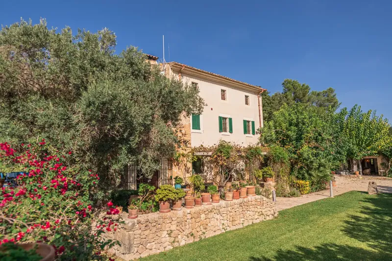 This beautiful Mallorcan finca has been carefully restored to a very high level, and now features all modern amenities — photo 8