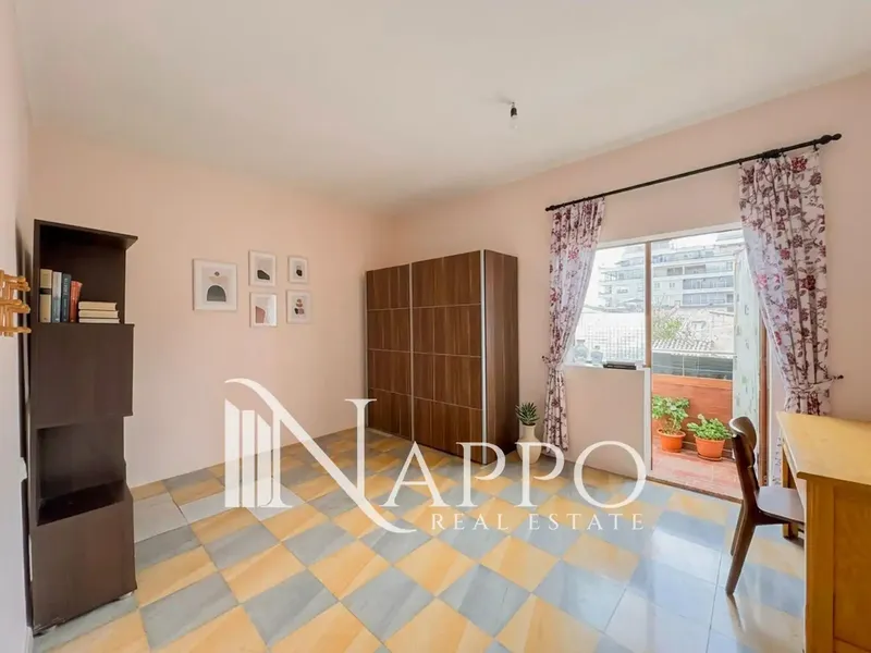 NAPPO Real Estate presenta este piso a reformar con terraza, situado en una primera planta de un edificio sin ascensor en la zona de Arenal, — photo 8