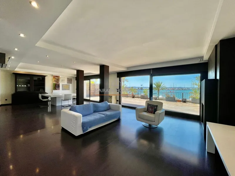 Amazing first-line apartment in Puerto de Alcudia, Mallorca — photo 2