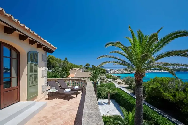 Exclusive first-line sea view villa for rent near Son Moll beach in Cala Ratjada, recently renovated — photo 12