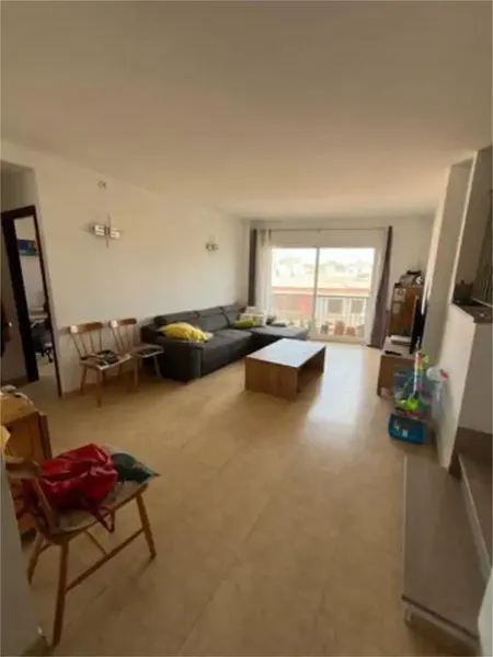 Bright 85 m2 penthouse with 3 bedrooms, 1 bathroom, separate kitchen, large living-dining room and spectacular 50 m2 terrace — photo 2