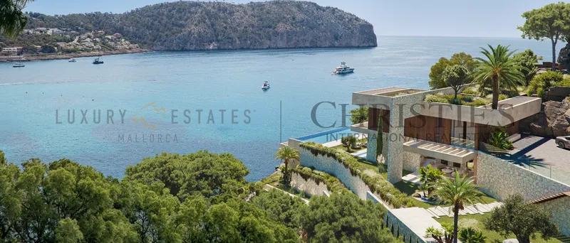 Exclusive seafront plot in Camp de Mar with planning permission for luxury villa — photo 1