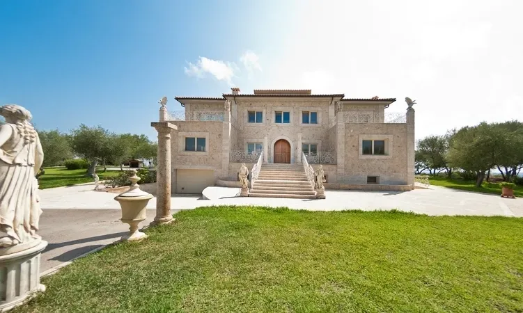 Magnificent luxury sea view villa close to the famous beach Playa de Muro in the North West Mallorca — photo 2