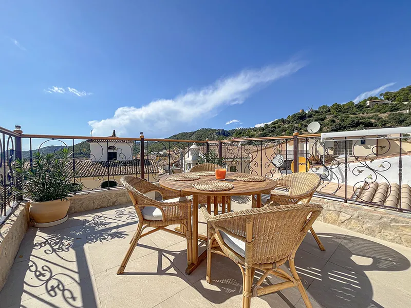 Charming house with panoramic views in the historic center of Andratx Mas — photo 1