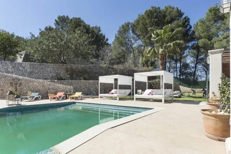 Mallorca Next Properties - Luxury rustic finca in Mallorca with agricultural land, holiday license and high profitability potential — photo 1