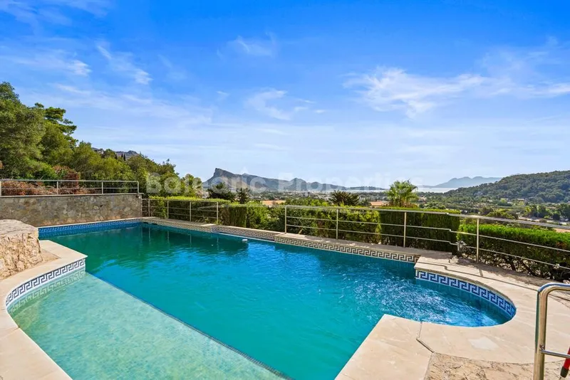 Sea view villa for sale in El Vila, Puerto Pollensa, north Mallorca — photo 2