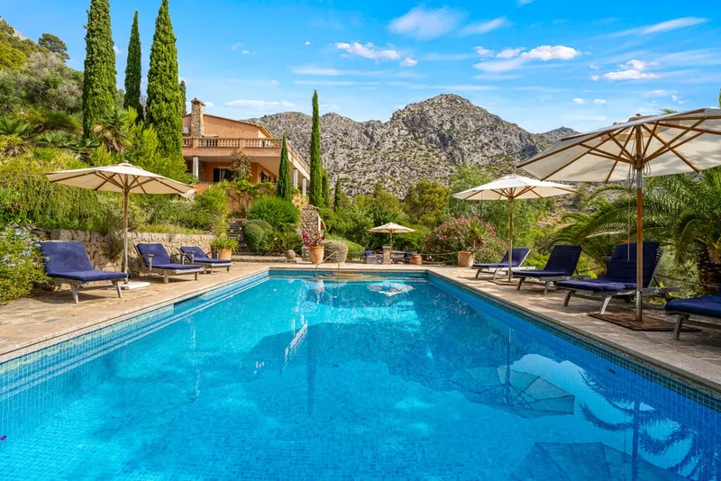 Full of character country property for sale in Pollença with private pool and good rental potential — photo 1