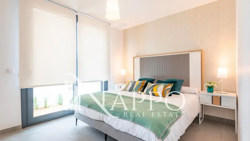 Nappo Real Estate tiene el placer de presentaros este exclusivo chalet adosado de obra nueva con jardín y terrazas privadas, ubicado a tan s — photo 9