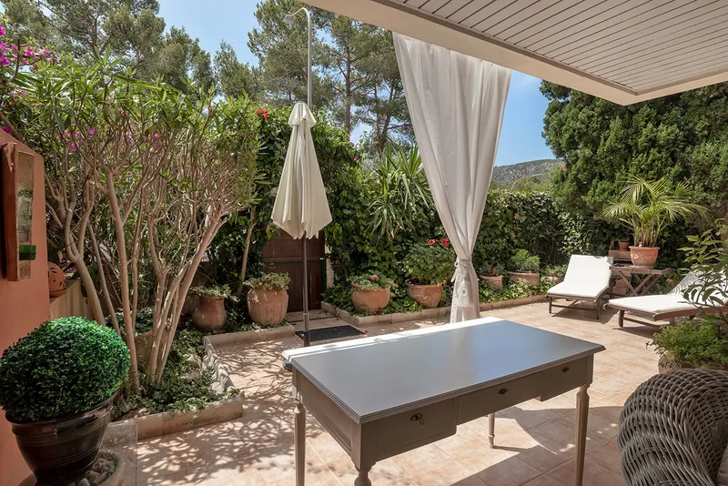 Apartment in Bendinat with communal pool — photo 4
