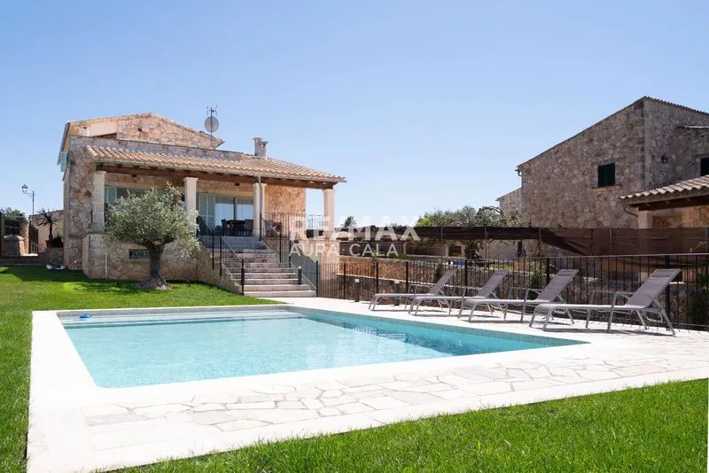 Elegant modern villa in Sineu with pool and spacious terraces — photo 2