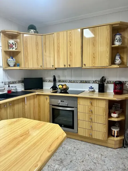 Spacious, bright and ready to move into — photo 3