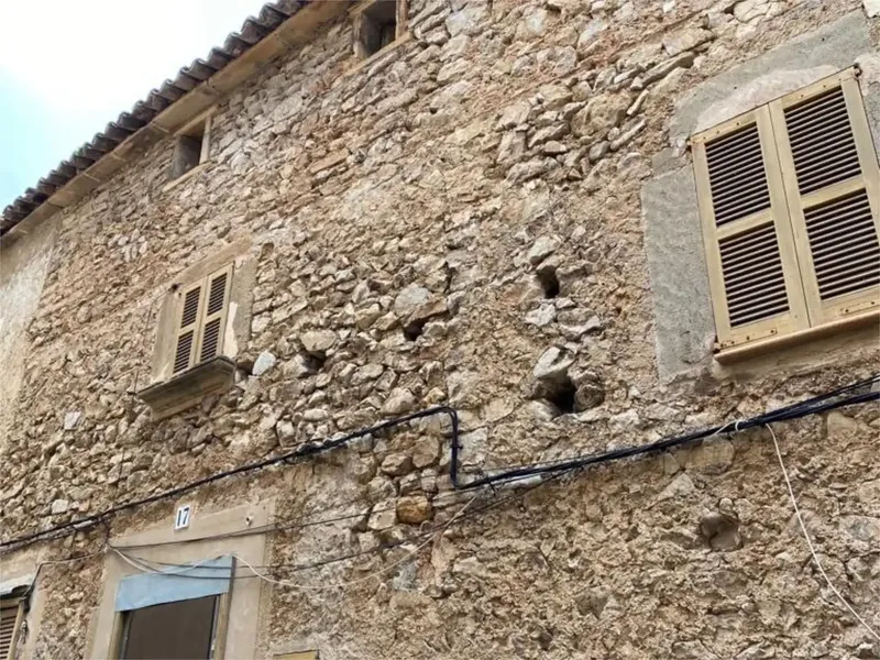 Village house in the center of Arta, with stone walls and wooden beams, full of character and charm (before 1890) — photo 1