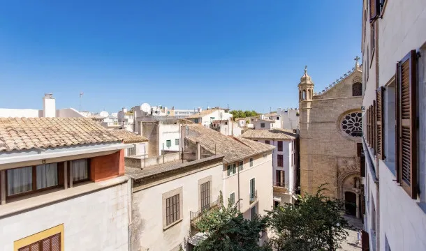Elegant renovated apartment with generous spaces in Palma’s historic centre — photo 4