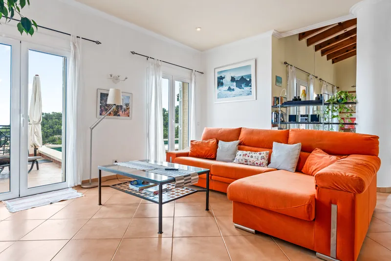 Exposed villa with holiday rental license, pool, parking space and fantastic sea views — photo 5
