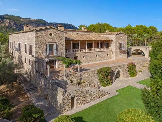 Magnificent country estate for sale on a huge plot in Puigpunyent, Mallorca — photo 3