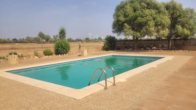 Vivancos Inmobiliaria presents for rent this exclusive chalet with private pool, 12 horse stables and a 7,000 m² estate, ideal — photo 5