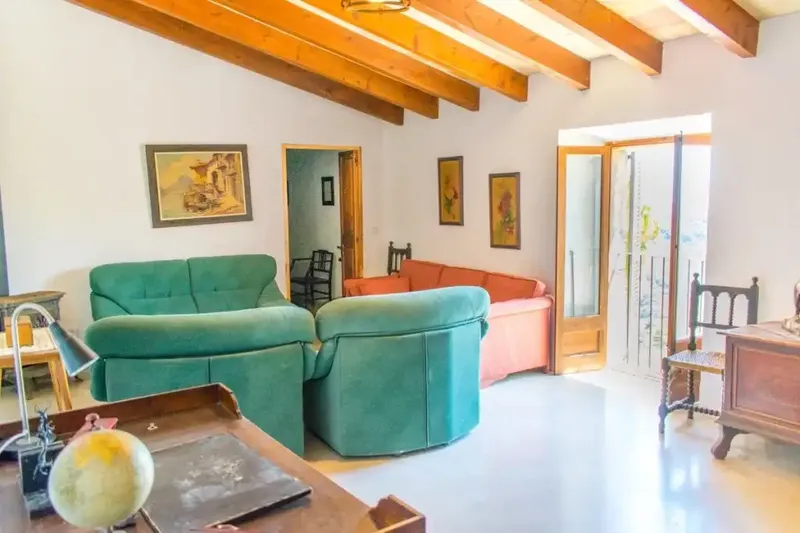 This is one of the few opportunities to buy an impressive and traditional finca and a piece of Mallorcan history to go with it. — photo 11