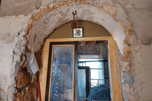 Consell: Rustic finca plot with stone house for renovation in Consell — photo 4