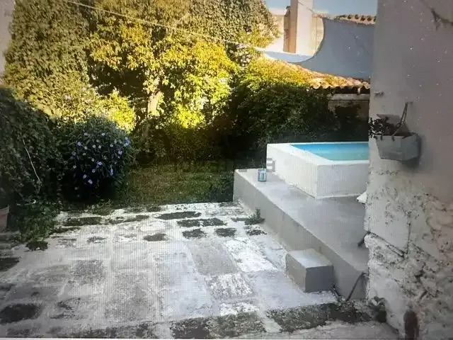 Recently renovated house ready to move into, parking at the door, very central to all services and 7 minutes from the beach — photo 9