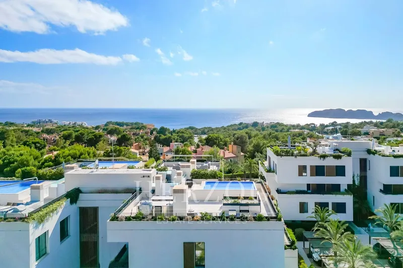 Modern penthouse with sea view, roof terrace and pool in exclusive residential complex — photo 2