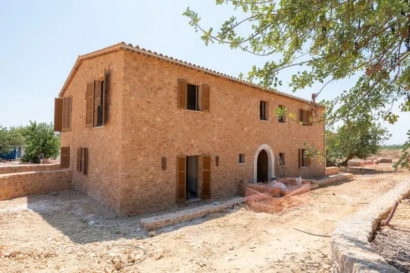 Impressive country house of approximately 678 m2 with open views of the Puig de Alaró — photo 2