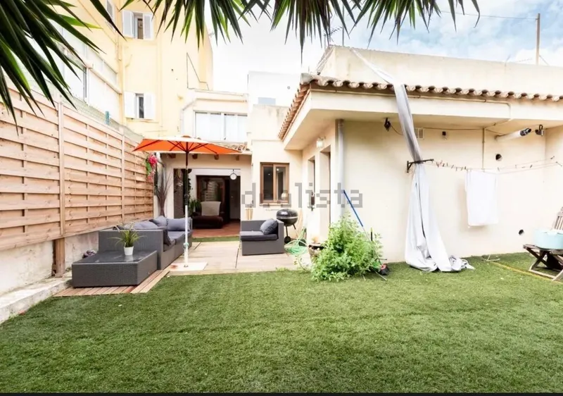 Spacious ground floor with private garden in Ciudad Jardín — photo 1