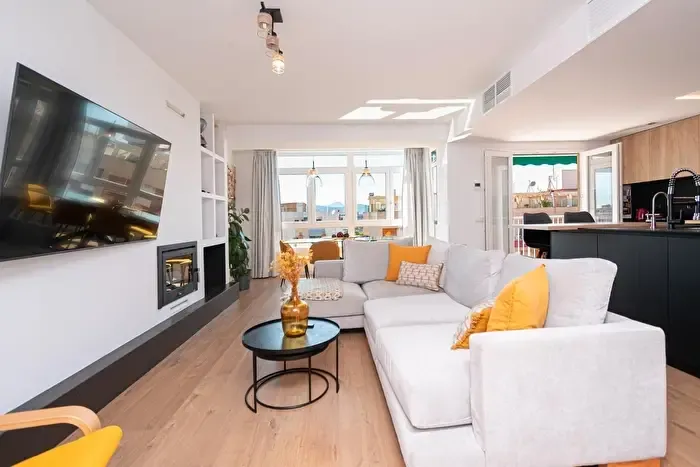 Piso de 5 habitaciones en alquiler en Llevant, Pere Garau — photo 1