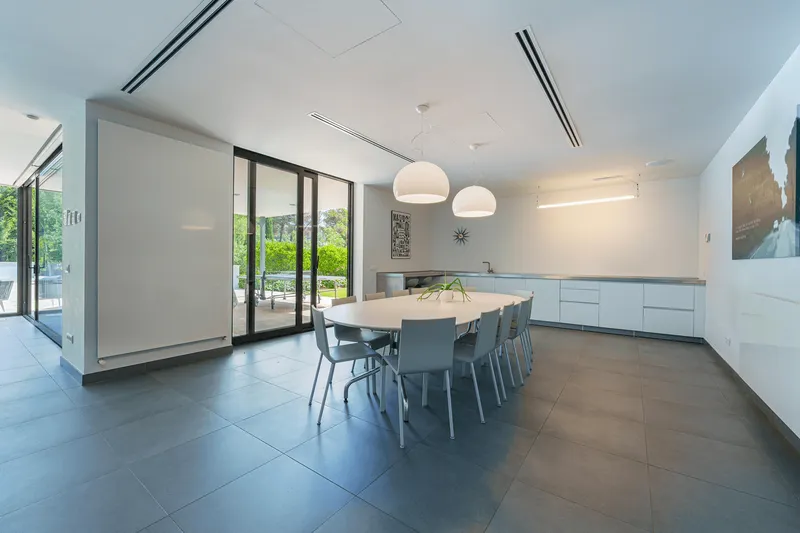 Holiday and seasonal rental: Chalet for rent available during the summer months in Son Vida — photo 12