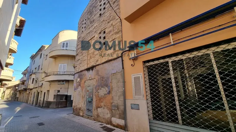 Opportunity to acquire a central Mallorcan house to completely renovate in Sa Pobla. It has 249 square meters built on a — photo 9