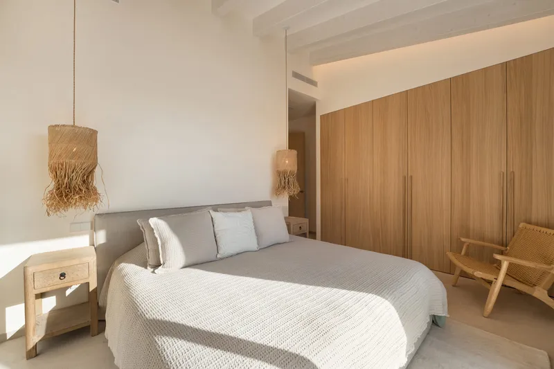 Modern elegance and Mallorcan charm in Ses Salines — photo 9