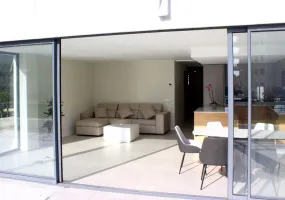 Modern Apartment with Large Terrace — photo 8