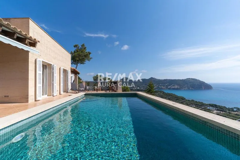 Mediterranean luxury villa with panoramic sea views & holiday rental license in Canyamel — photo 1
