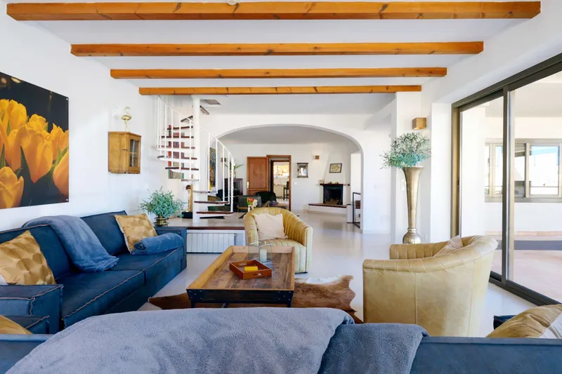 Invest & Sea View: Luxury Property on the Cliff with Holiday License and approx. 5.19% Gross Yield — photo 9