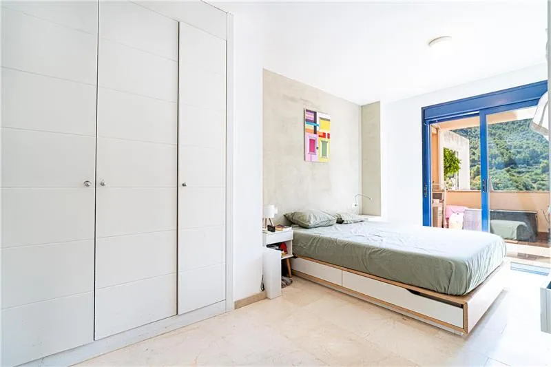 Apartment with terrace in a residential complex with swimming pool and open views — photo 10