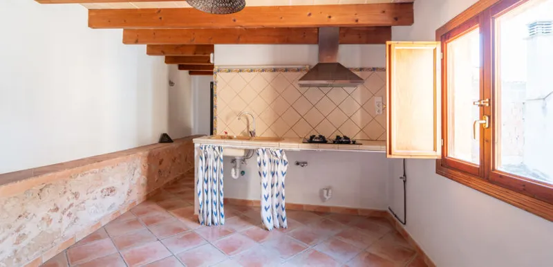 Reformed flat with Mallorcan charm for rent in Campos — photo 9