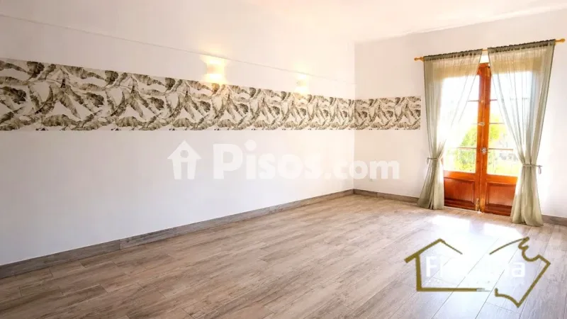 Apartment on Carrer de Gual — photo 2