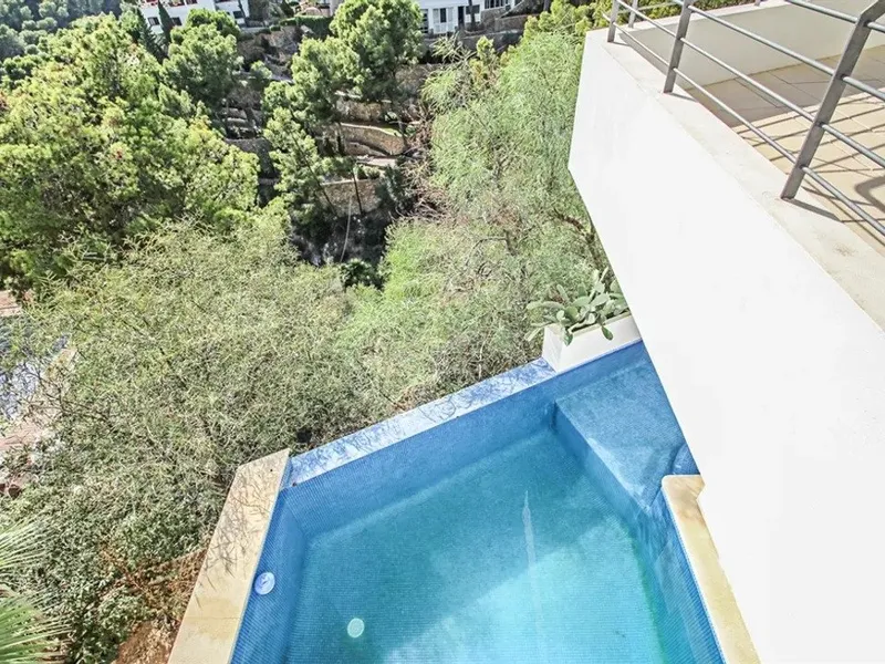 Modern villa with pool and sea views in the sought after Costa d'en Blanes — photo 4