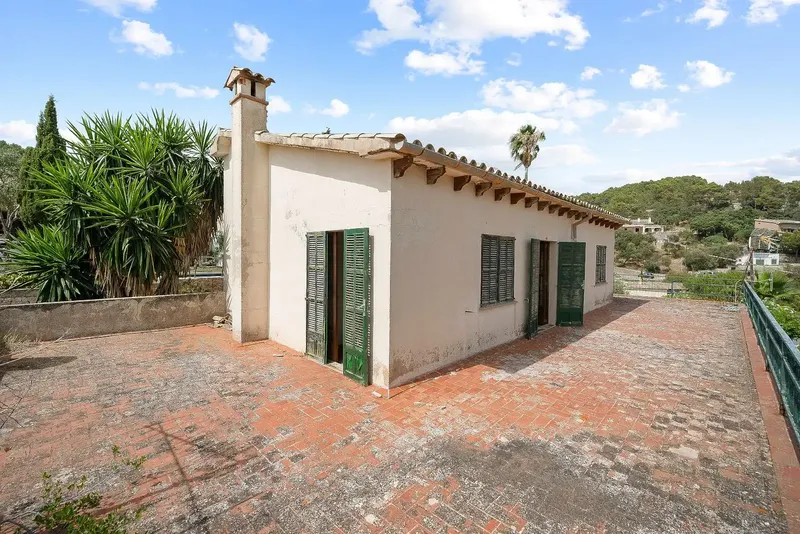 Urban multi-family plot of 1,381 m2 with sea views in Galilea, with an existing house of 477 m2 to renovate. The central and elevated plot — photo 8