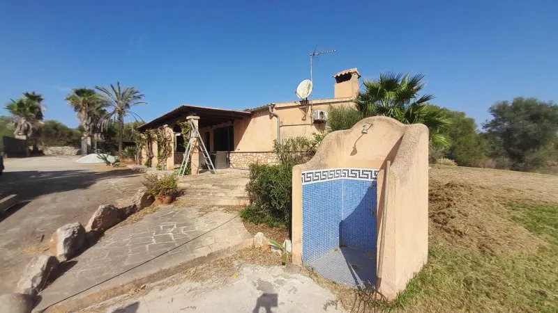 Charming ground-floor finca with pool. Heating and plot near Es Llombards - Santanyi-F 95 — photo 6