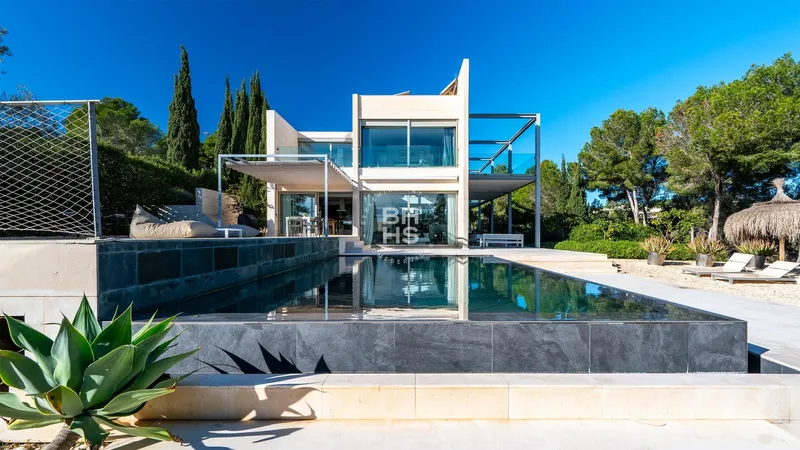 Villa for sale in Sol de Mallorca — photo 1