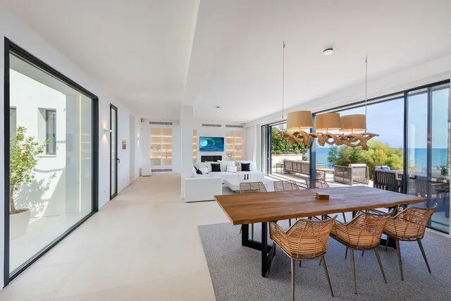 Impeccable seafront villa for sale in Port Verd, Mallorca — photo 6