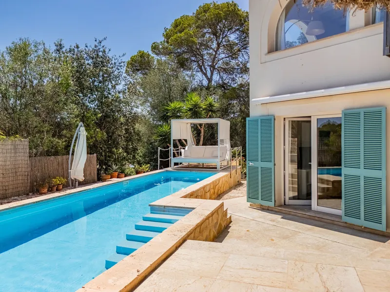 Villa in Cala Santanyí with two units and roof terrace — photo 3