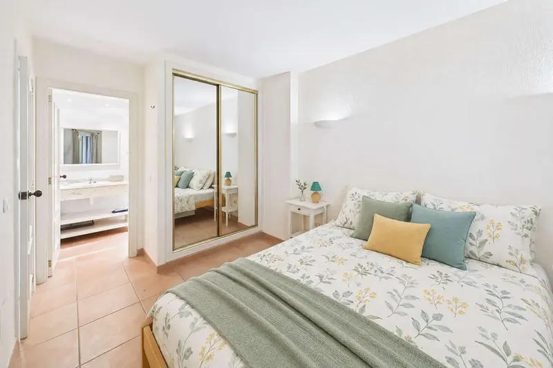 This well-designed apartment is located on the ground floor of a three-storey building with 28 residential units. Access to this space — photo 11
